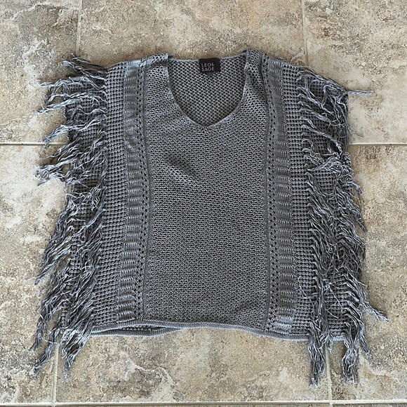 4/$20 LEO & SAGE Fringe Sleeveless Poncho in Slate Grey size small 100% Cotton - Picture 2 of 7